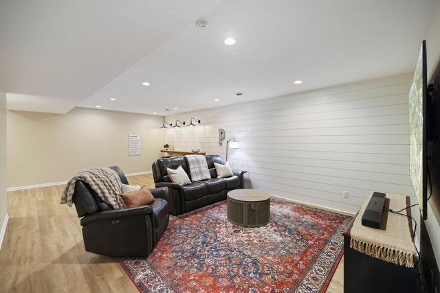 2442 Lacy Lane, Victoria, MN 55386