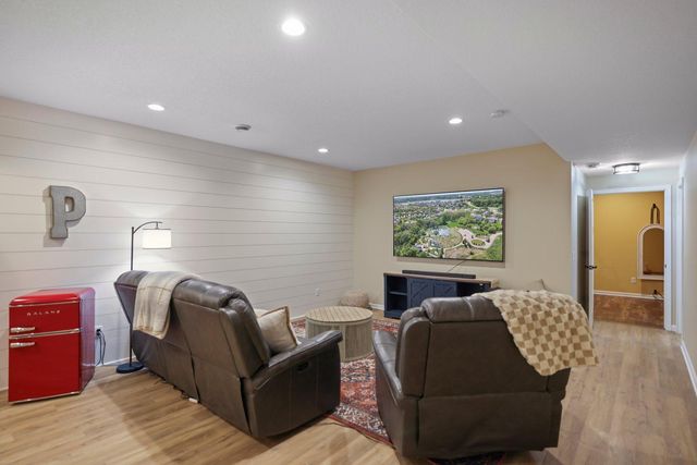 2442 Lacy Lane, Victoria, MN 55386