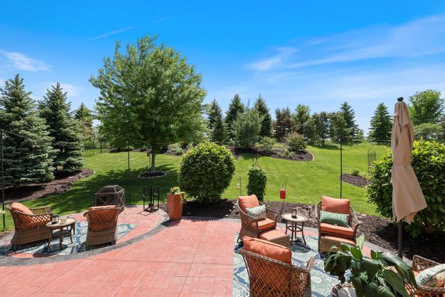2442 Lacy Lane, Victoria, MN 55386