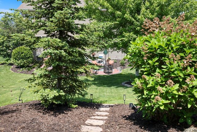 2442 Lacy Lane, Victoria, MN 55386