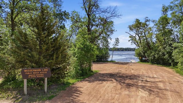 2442 Lacy Lane, Victoria, MN 55386