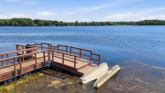 2442 Lacy Lane, Victoria, MN 55386