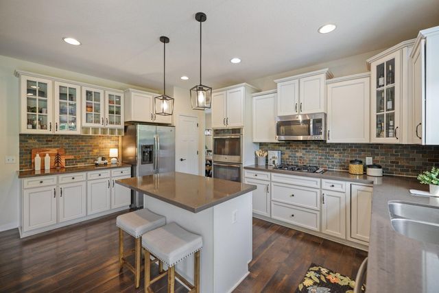 2442 Lacy Lane, Victoria, MN 55386