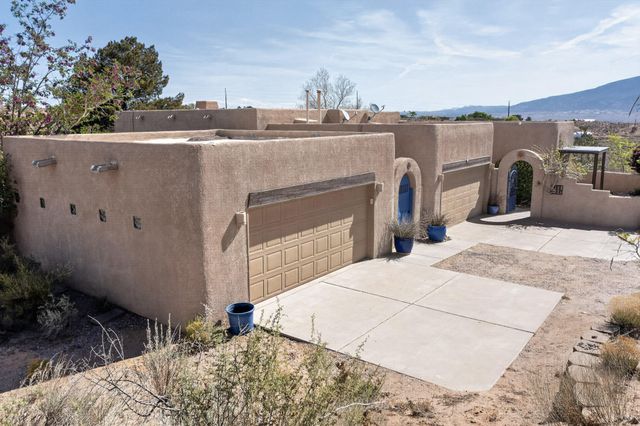 4517 Huron Drive NE, Rio Rancho, NM 87144