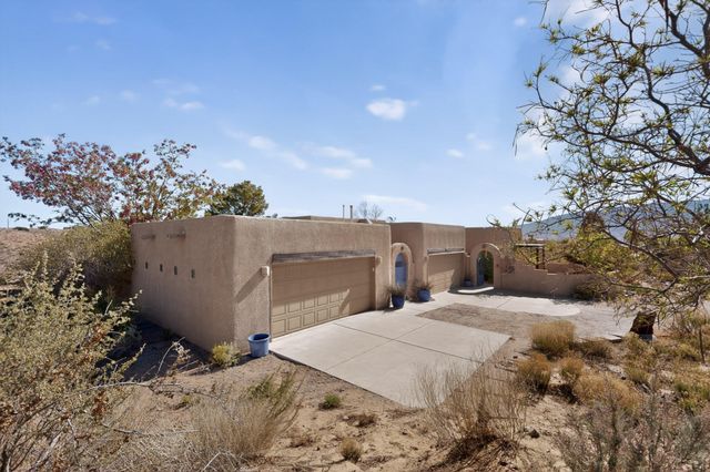 4517 Huron Drive NE, Rio Rancho, NM 87144