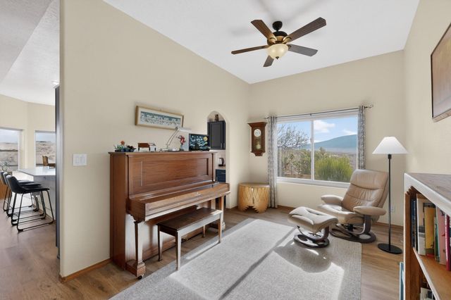 4517 Huron Drive NE, Rio Rancho, NM 87144