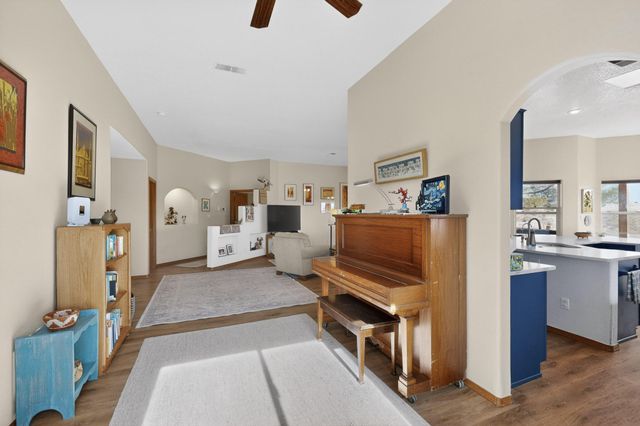 4517 Huron Drive NE, Rio Rancho, NM 87144