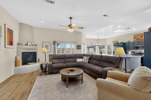 4517 Huron Drive NE, Rio Rancho, NM 87144