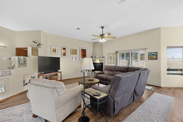 4517 Huron Drive NE, Rio Rancho, NM 87144
