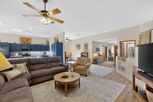 4517 Huron Drive NE, Rio Rancho, NM 87144