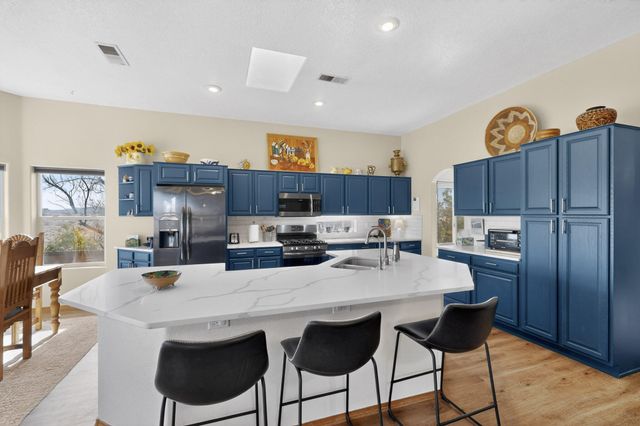 4517 Huron Drive NE, Rio Rancho, NM 87144