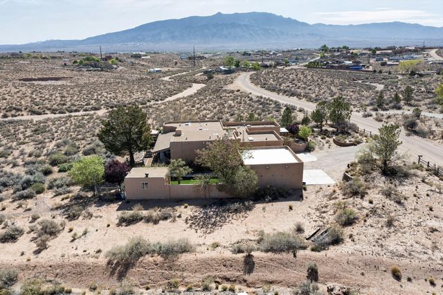 4517 Huron Drive NE, Rio Rancho, NM 87144