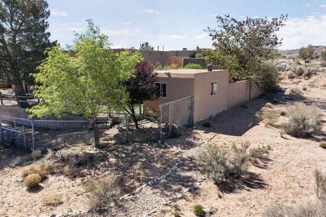 4517 Huron Drive NE, Rio Rancho, NM 87144