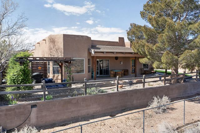 4517 Huron Drive NE, Rio Rancho, NM 87144