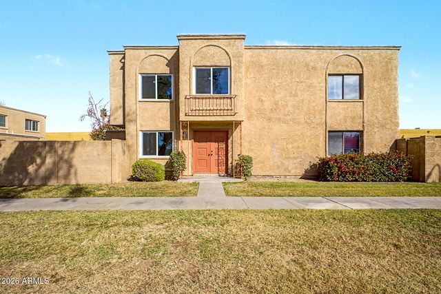 948 S ALMA SCHOOL Road 8, Mesa, AZ 85210