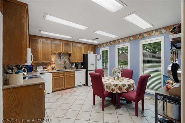 3301 Royal Scots Wy, Fort Smith, AR 72908