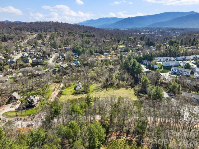 99999 New Haw Creek Road, Asheville, NC 28805