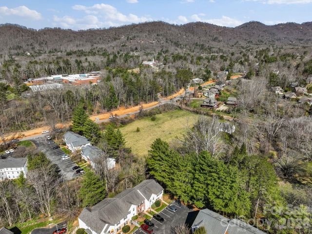 99999 New Haw Creek Road, Asheville, NC 28805