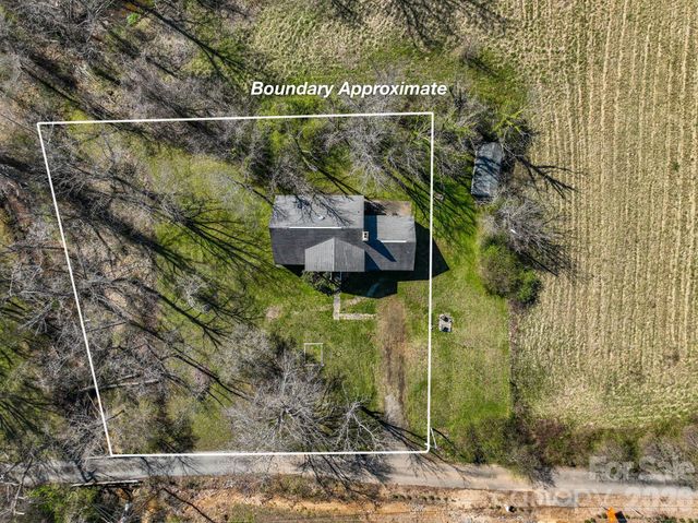 99999 New Haw Creek Road, Asheville, NC 28805