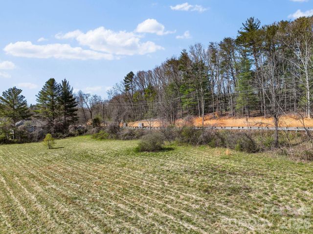 99999 New Haw Creek Road, Asheville, NC 28805