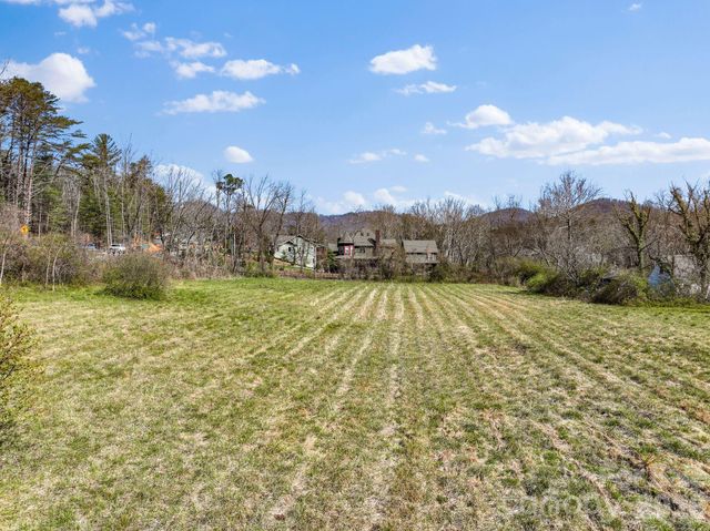 99999 New Haw Creek Road, Asheville, NC 28805