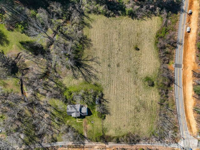 99999 New Haw Creek Road, Asheville, NC 28805