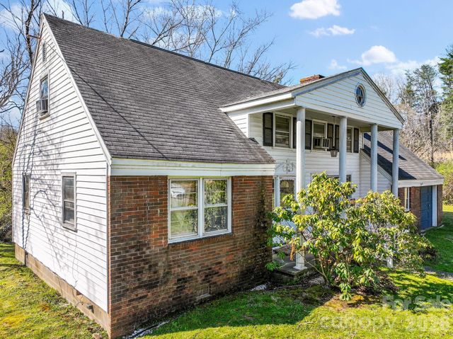 99999 New Haw Creek Road, Asheville, NC 28805