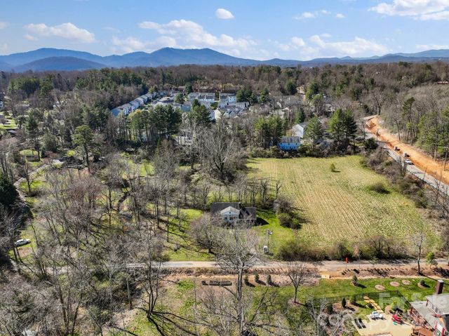 99999 New Haw Creek Road, Asheville, NC 28805