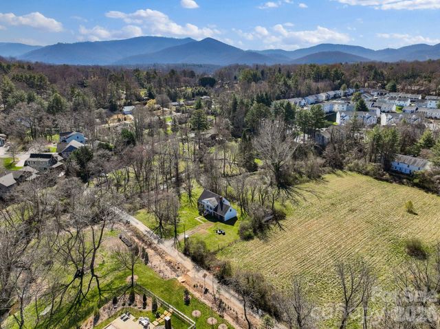 99999 New Haw Creek Road, Asheville, NC 28805
