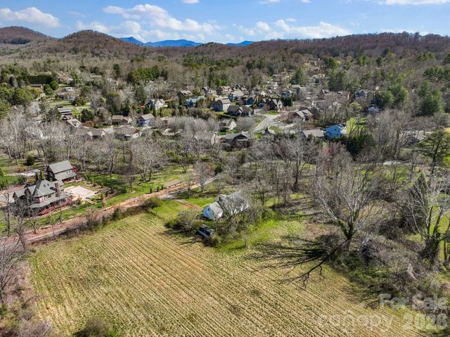 99999 New Haw Creek Road, Asheville, NC 28805