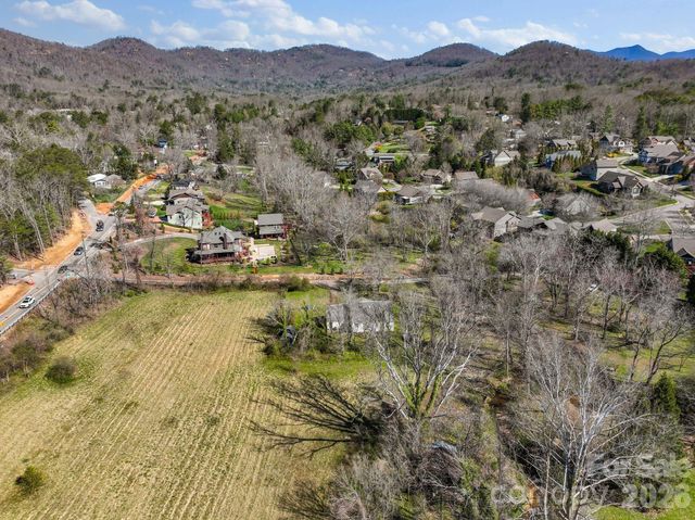 99999 New Haw Creek Road, Asheville, NC 28805