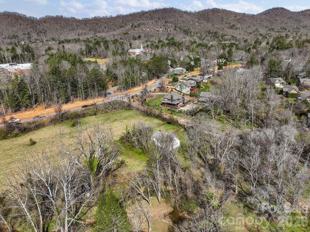 99999 New Haw Creek Road, Asheville, NC 28805