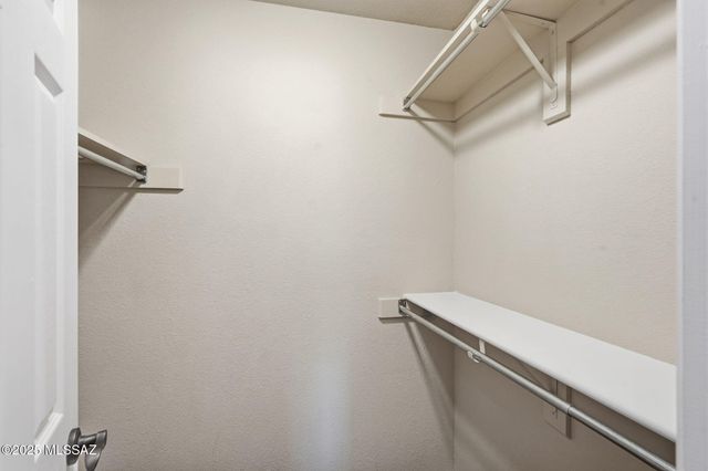 6414 N Tierra de las Catalinas Apt 31, Tucson, AZ 85718