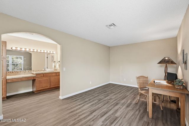 6414 N Tierra de las Catalinas Apt 31, Tucson, AZ 85718