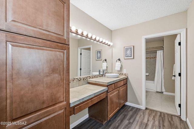 6414 N Tierra de las Catalinas Apt 31, Tucson, AZ 85718