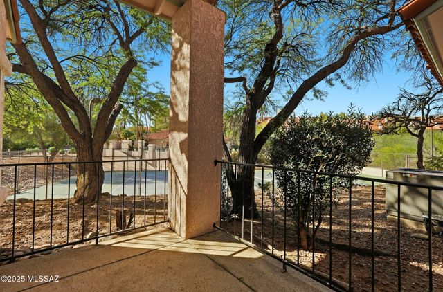 6414 N Tierra de las Catalinas Apt 31, Tucson, AZ 85718
