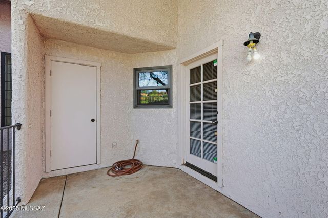 6414 N Tierra de las Catalinas Apt 31, Tucson, AZ 85718