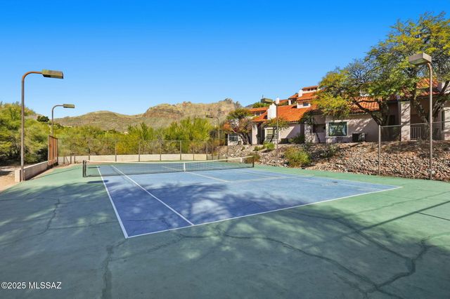 6414 N Tierra de las Catalinas Apt 31, Tucson, AZ 85718