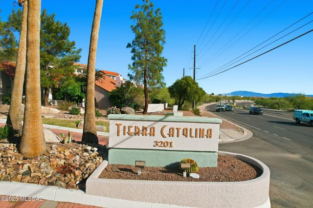 6414 N Tierra de las Catalinas Apt 31, Tucson, AZ 85718