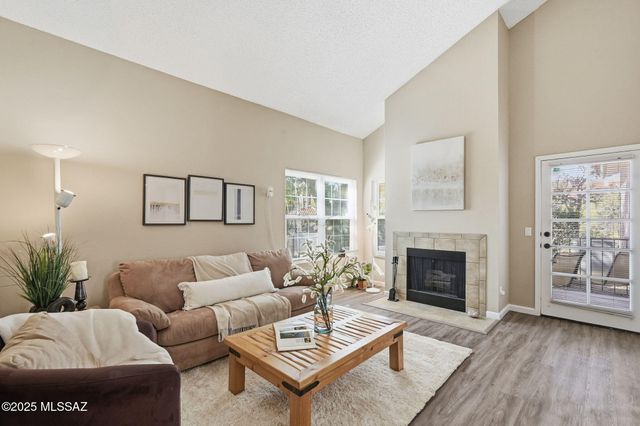 6414 N Tierra de las Catalinas Apt 31, Tucson, AZ 85718