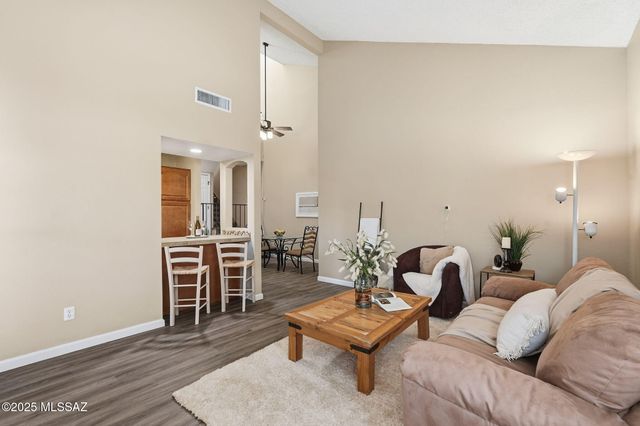 6414 N Tierra de las Catalinas Apt 31, Tucson, AZ 85718