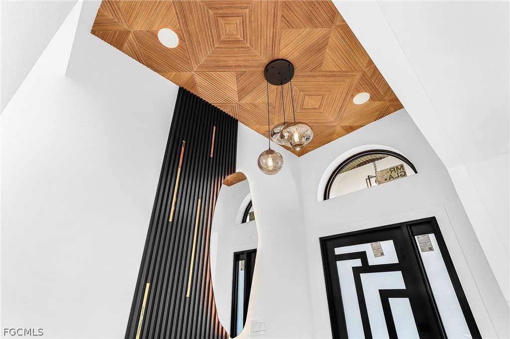 Image 14 of property listing at 3321 SW 29th AVE, Cape Coral, FL 33914