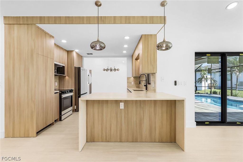 Image 20 of property listing at 3321 SW 29th AVE, Cape Coral, FL 33914