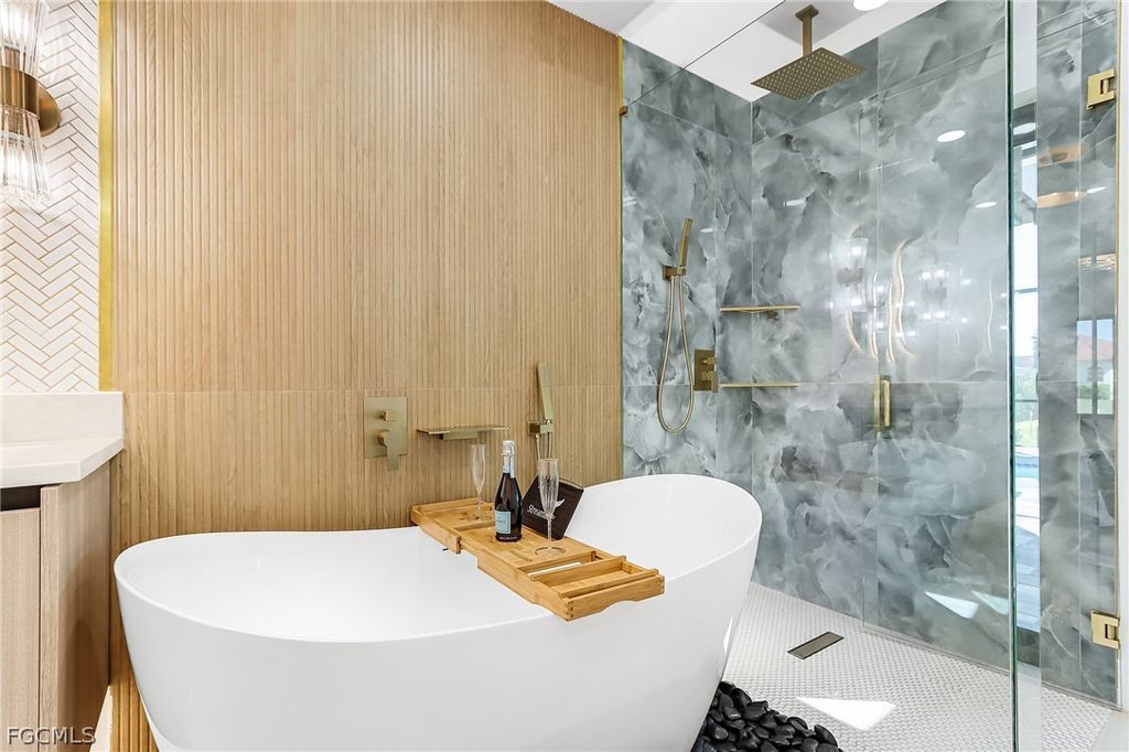 Image 31 of property listing at 3321 SW 29th AVE, Cape Coral, FL 33914