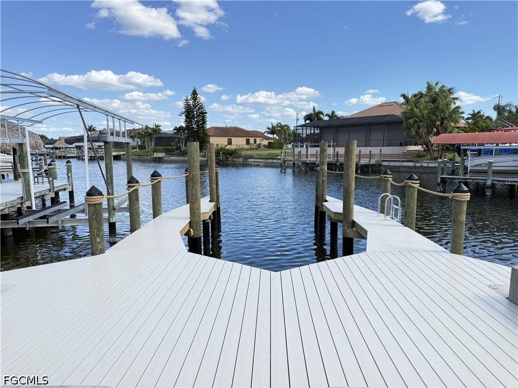 Image 5 of property listing at 3321 SW 29th AVE, Cape Coral, FL 33914
