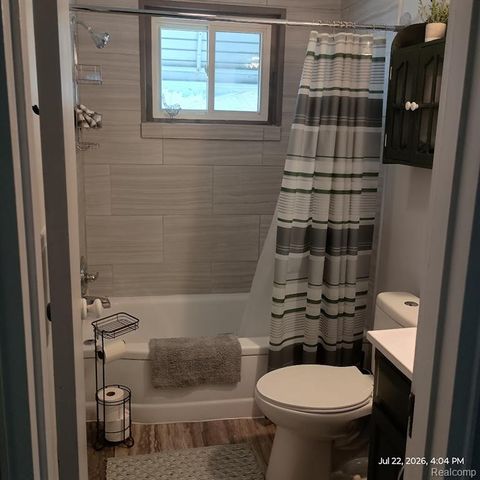 25880 Groveland Street, Roseville, MI 48066