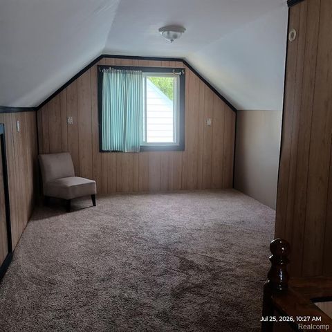25880 Groveland Street, Roseville, MI 48066