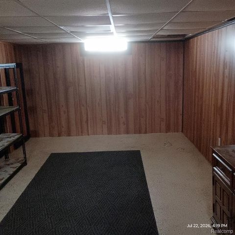 25880 Groveland Street, Roseville, MI 48066
