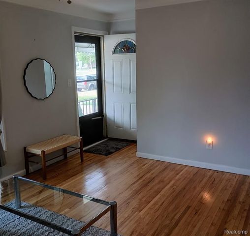 25880 Groveland Street, Roseville, MI 48066