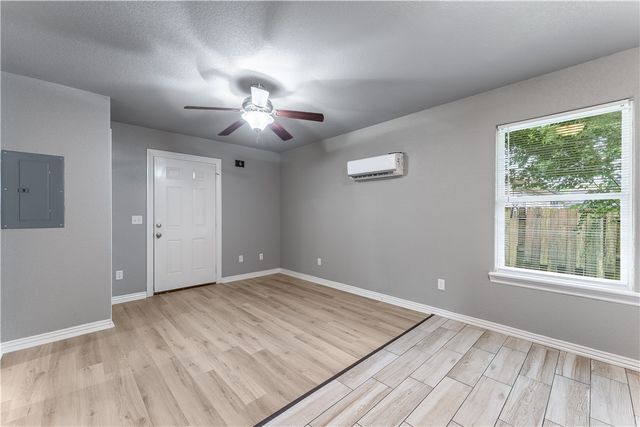 109 2nd Avenue A, Gravette, AR 72736